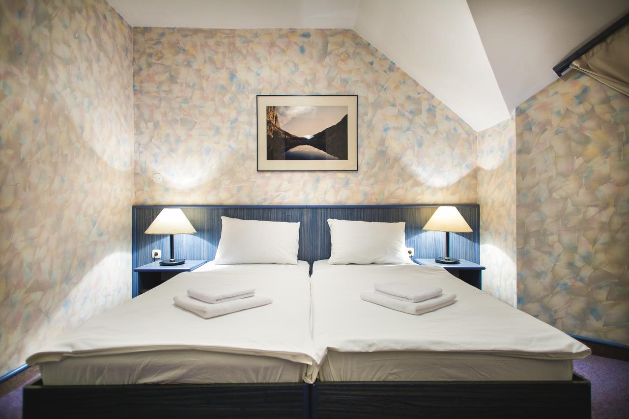Hotel Dravograd Luaran gambar