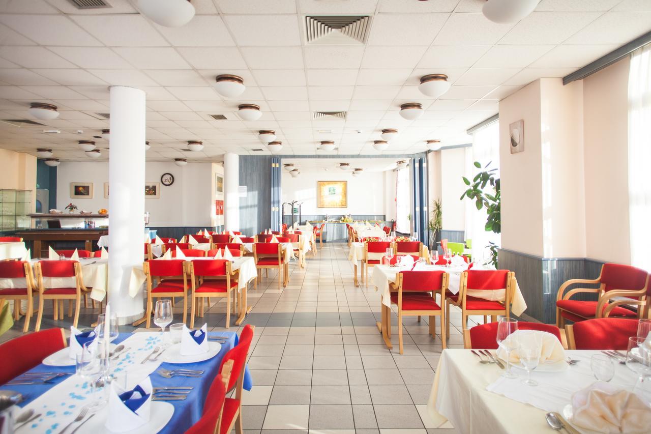 Hotel Dravograd Luaran gambar